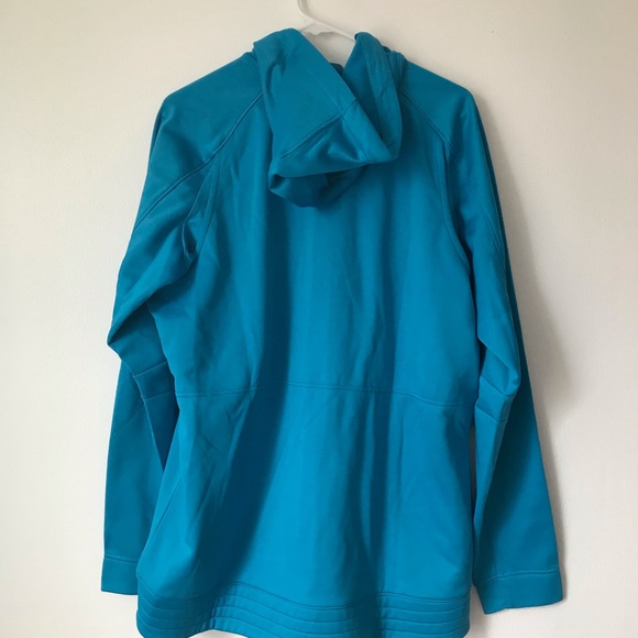 LeBron James / Nike Therma-Fit Basketball Hoodie - Picture 2 of 4